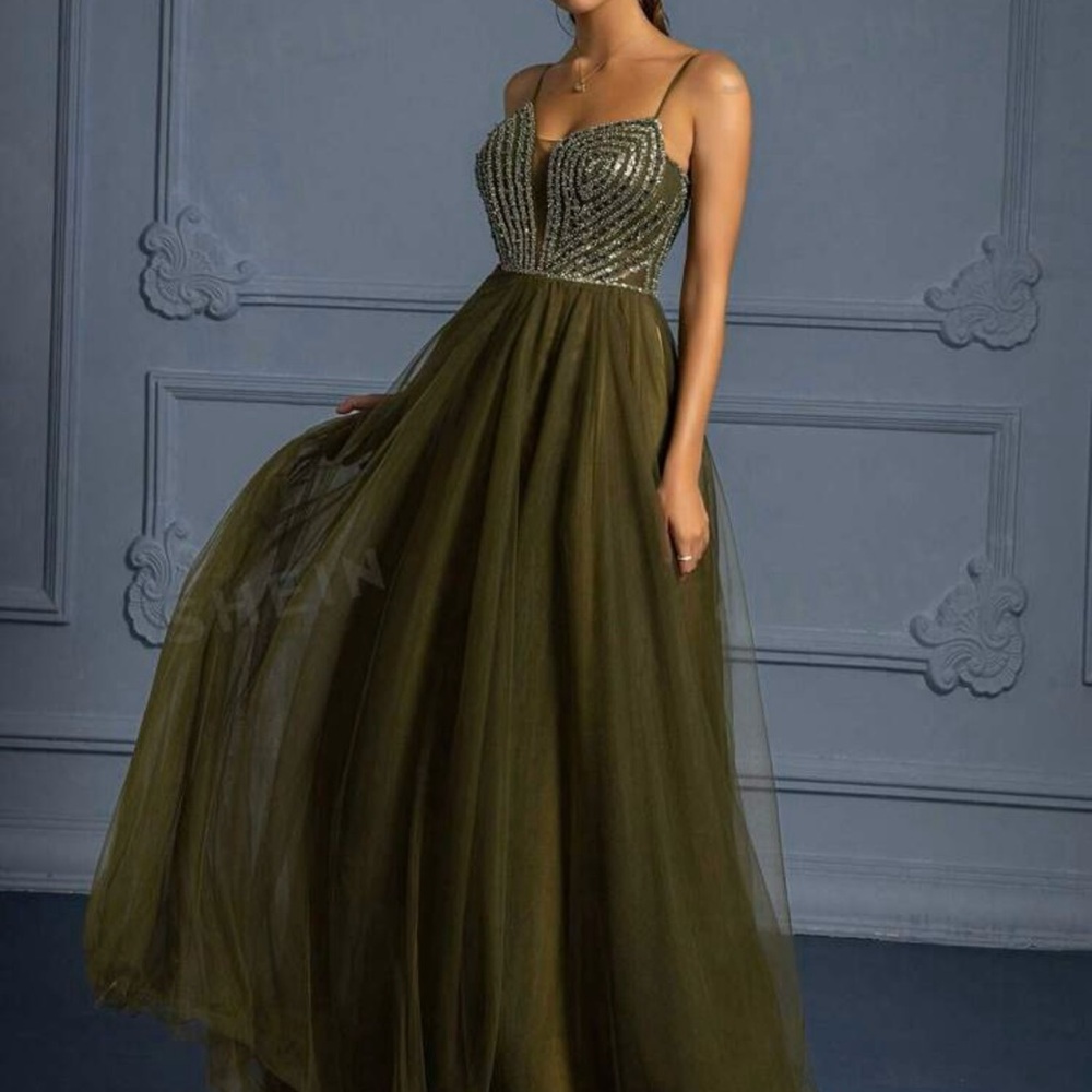 s
Vipgirl Elegant Long Party Dress
Green Strapless For Women